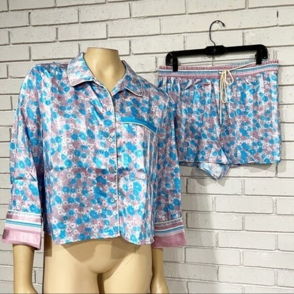 Free‎ People Women's Pillow Talk Satin Short Pajamas - Size Large - Picture 5 of 12